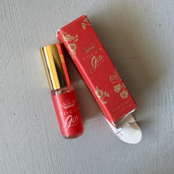New Tocca 'Gia' 3ml Travel Rollerball EDP Beautiful Scent! - Picture 2 of 4